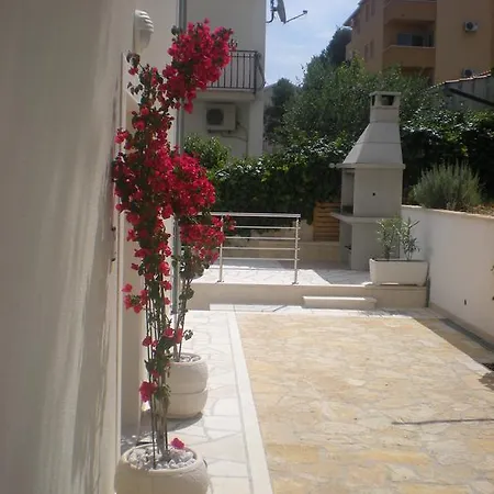 アパート Oklopcic