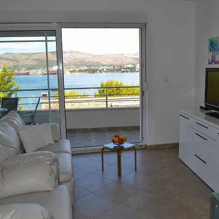 Oklopcic アパート *